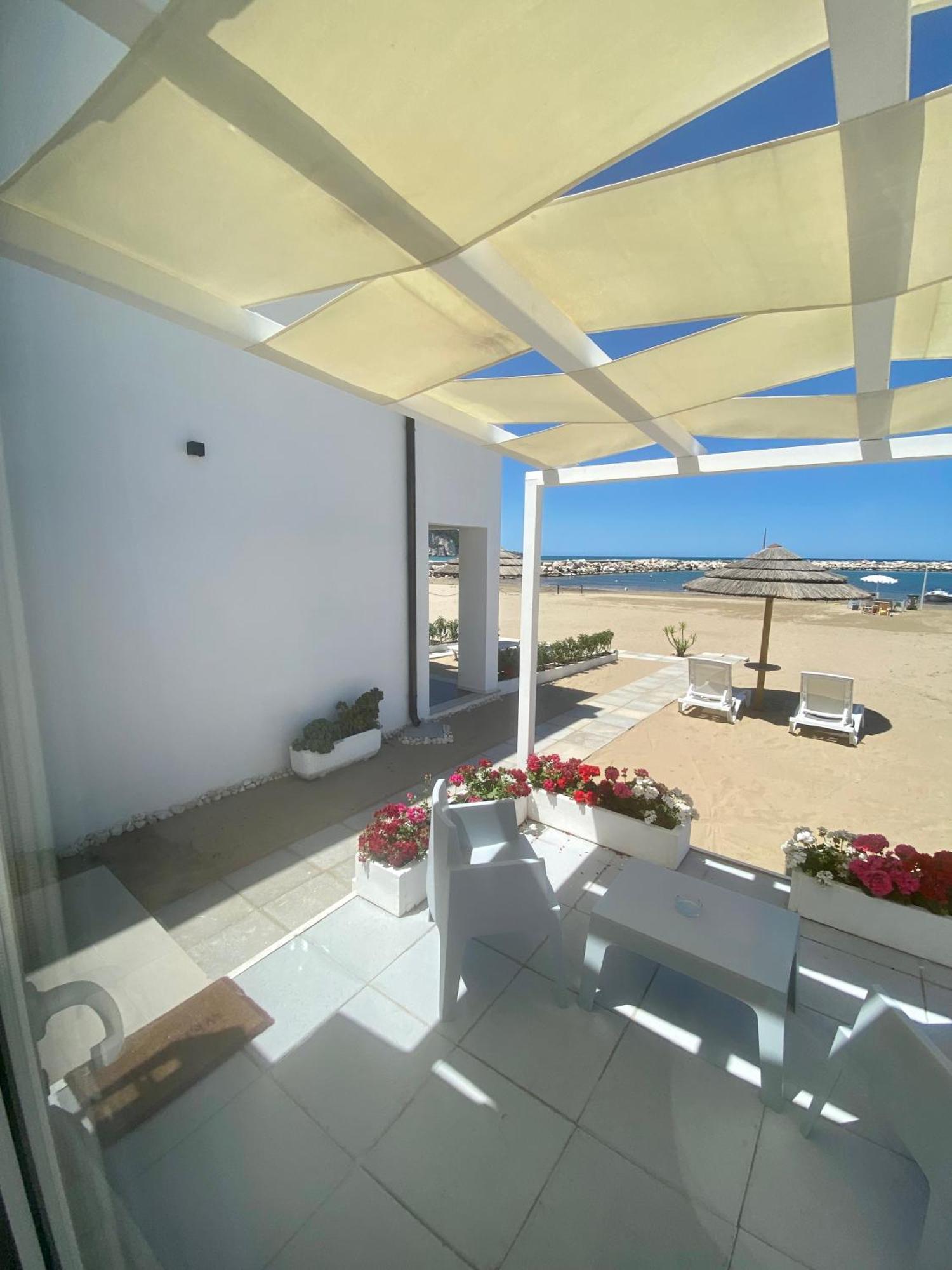 Marina Bay Beach Hotel Peschici Eksteriør billede